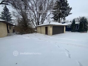 1621 Rice Creek Rd NE in Fridley, MN - Foto de edificio - Building Photo