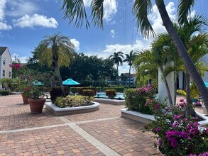 2307 N Congress Ave in Boynton Beach, FL - Building Photo - Building Photo