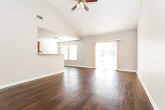 127 Berele Shepsele Ln in La Vergne, TN - Building Photo - Building Photo