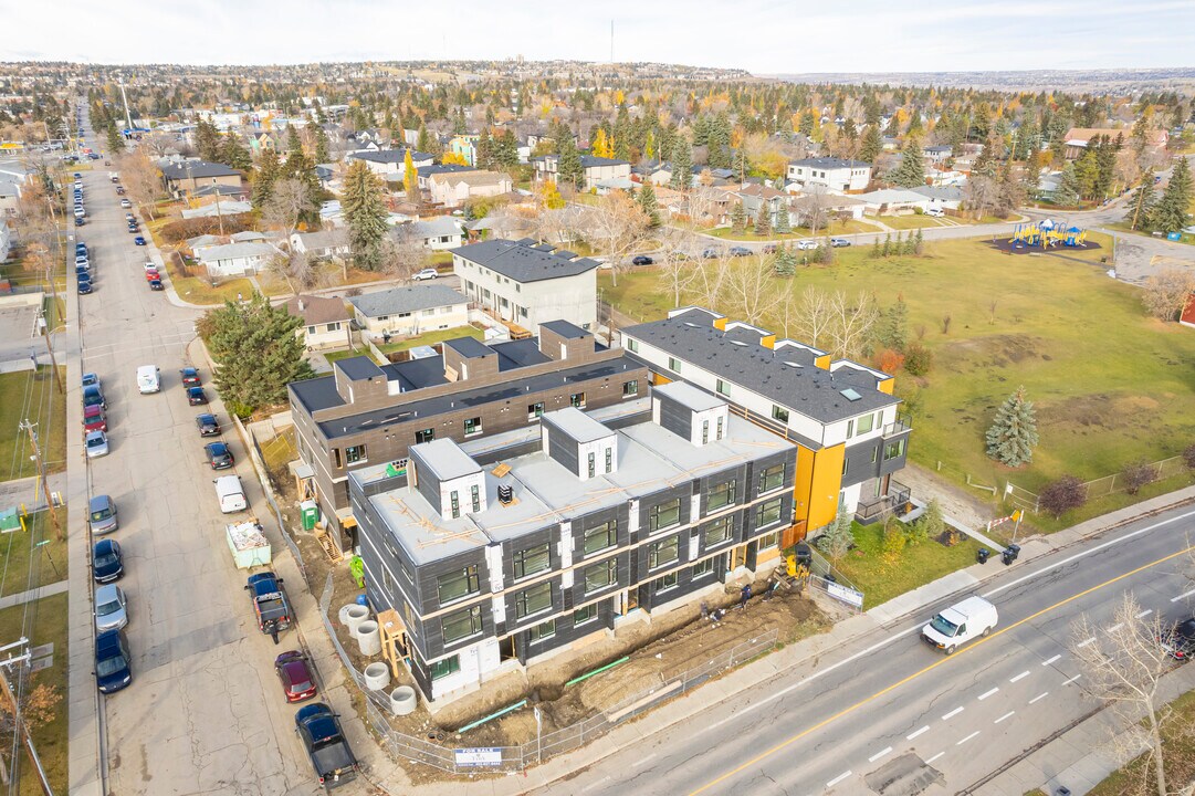 Spruce Mews Luxury Townhomes in Calgary, AB - Building Photo