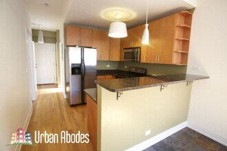 3023 N Oakley Ave, Unit 2 in Chicago, IL - Building Photo - Building Photo