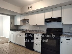 7001 Stonington Ln in Charlotte, NC - Building Photo - Building Photo