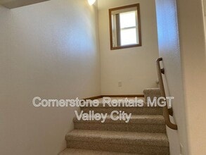 508 10th Ave SE in Valley City, ND - Building Photo - Building Photo