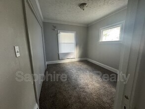 4056 E 136th St in Cleveland, OH - Building Photo - Building Photo