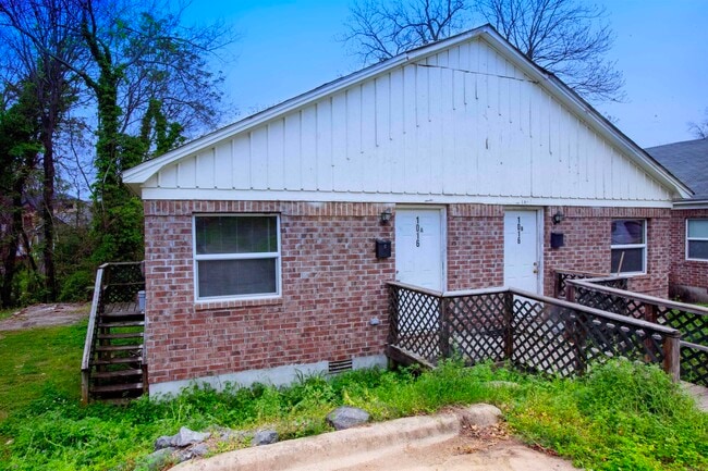 property at 1016 W 21st St