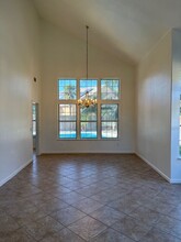 1365 Yorkshire Loop in Tracy, CA - Building Photo - Building Photo