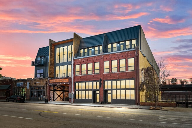 2212 Morris Ave, Unit 300 in Birmingham, AL - Foto de edificio - Building Photo