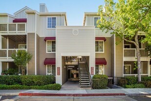 250 Santa Fe Terrace in Sunnyvale, CA - Building Photo
