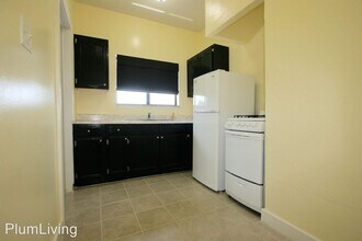 131 S Ave 63 in Los Angeles, CA - Building Photo - Building Photo