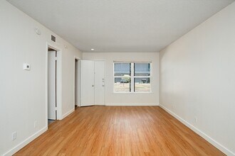 2601 Penny Ln, Unit 113 in Austin, TX - Building Photo - Building Photo