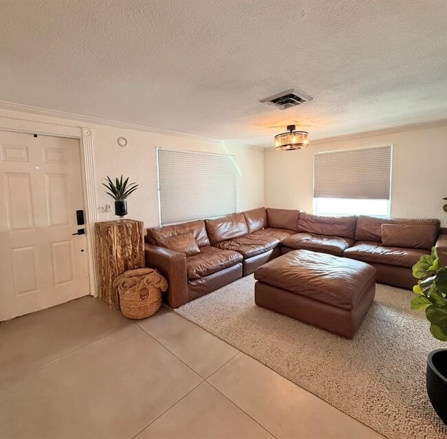 7060 52nd St N in Pinellas Park, FL - Building Photo - Building Photo