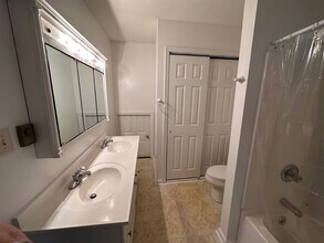 424 W Main St, Unit C in Waynesboro, PA - Building Photo - Building Photo