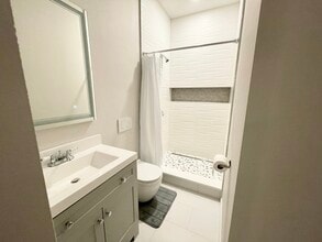 23 Newport St, Unit 3 in Boston, MA - Foto de edificio - Building Photo