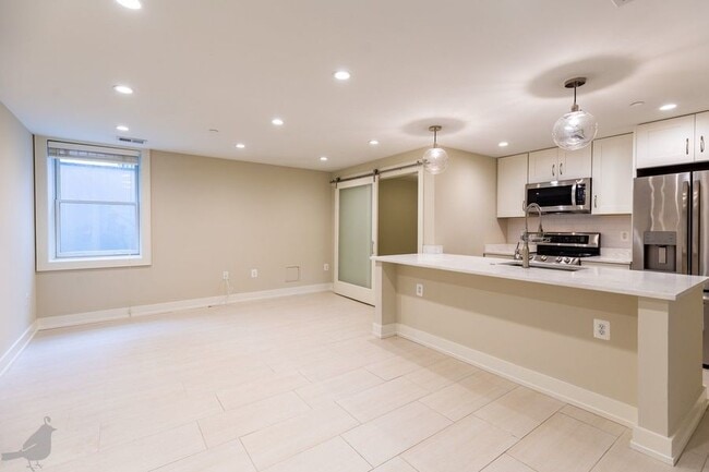 507 13th St SE, Unit 2 in Washington, DC - Building Photo - Building Photo