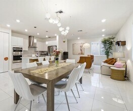 6611 NW 102nd Path in Doral, FL - Building Photo - Building Photo