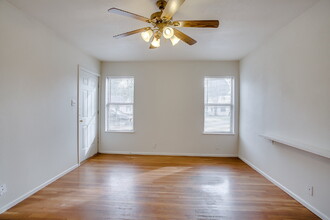 2414 24th St in Lubbock, TX - Building Photo - Building Photo