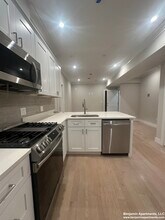 161 Allston St, Unit 5 in Boston, MA - Foto de edificio - Building Photo