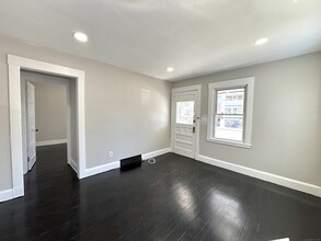 196 Greene St in Bristol, CT - Building Photo - Building Photo