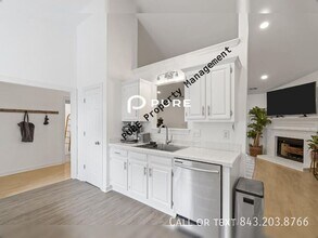 1985 Gray Battery Ct in Mount Pleasant, SC - Building Photo - Building Photo