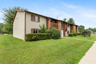 York Hills Apartments in Morenci, MI - Foto de edificio - Building Photo