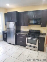 3147-3149 Washington St., Unit 1 in Boston, MA - Foto de edificio - Building Photo