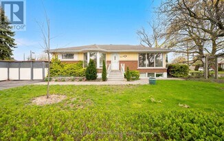71 Grenadier Dr in Hamilton, ON - Building Photo