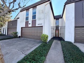 4503 Medinah Pl in Bellaire, TX - Building Photo