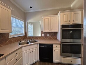 127 Stonehaven Way in Pelham, AL - Building Photo - Building Photo