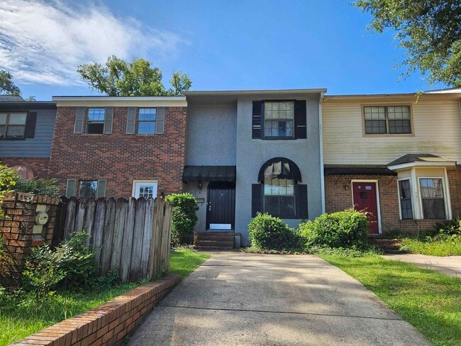 property at 463 E Van Buren St