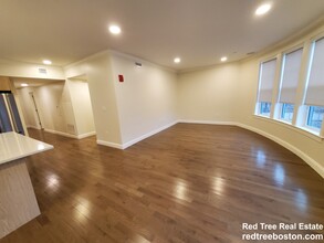 39 Herrick Rd, Unit 101 in Newton, MA - Foto de edificio - Building Photo