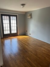 96 Renwick Ave, Unit Sunnyside in Staten Island, NY - Foto de edificio - Building Photo