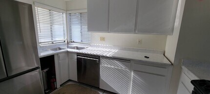 4950 Lantana Dr in San Diego, CA - Building Photo - Building Photo