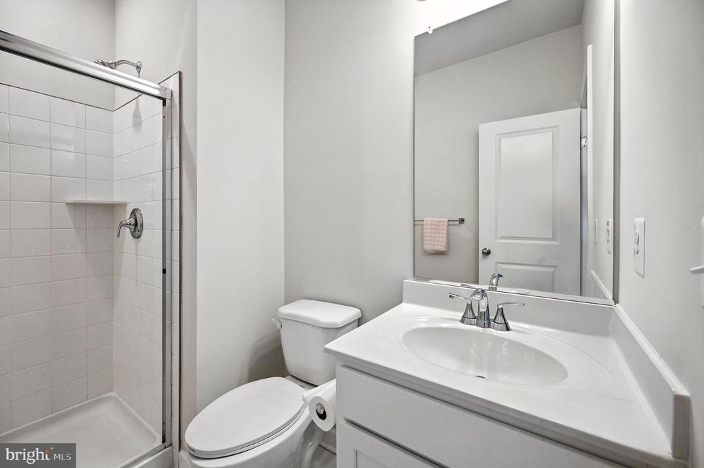7233 Mountaineer Dr in Alexandria, VA - Building Photo