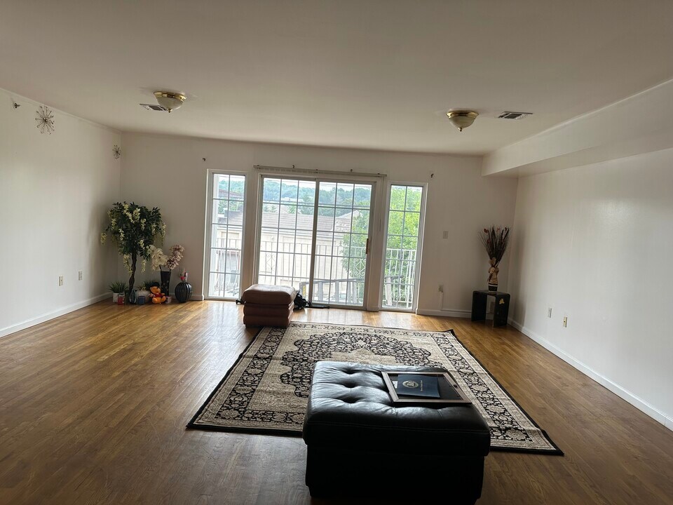 272 Oraton St in Newark, NJ - Building Photo