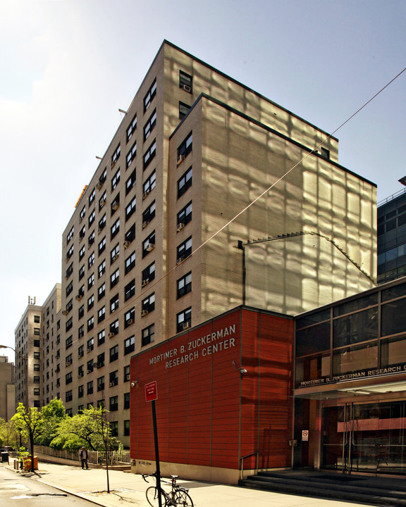 432 E 69th St in New York, NY - Building Photo