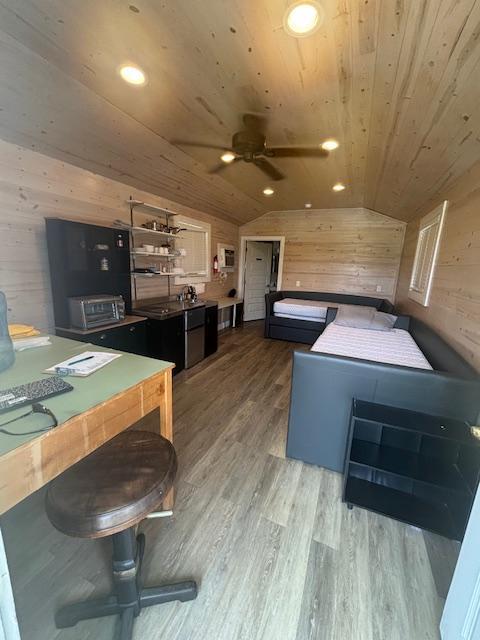 425 S Houston St in Aransas Pass, TX - Building Photo - Building Photo