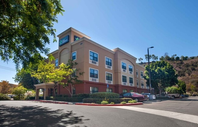 Furnished Studio-San Diego - Mission Valle in San Diego, CA - Foto de edificio - Building Photo
