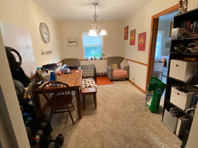 2764 N 92nd St, Unit Apt #3 92nd in Milwaukee, WI - Foto de edificio - Building Photo