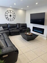 8611 NW 26th St in Sunrise, FL - Building Photo - Building Photo