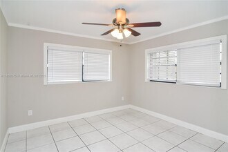 921 NW 202nd St in Miami, FL - Building Photo - Building Photo