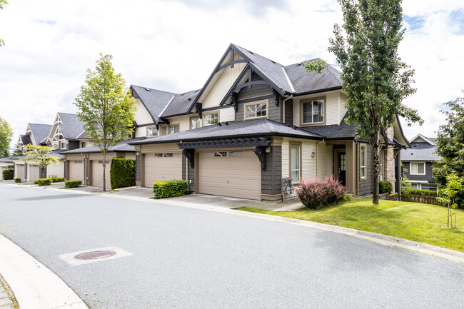 3105 Dayanee Springs Blvd in Coquitlam, BC - Building Photo - Building Photo