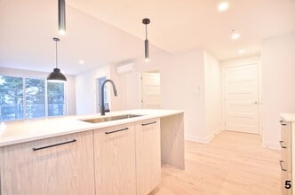 12065 Rue de Blois in Mirabel, QC - Building Photo - Building Photo