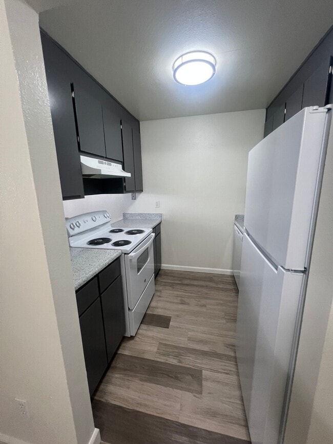 1351 Dustin Dr, Unit 3 in Yuba City, CA - Foto de edificio - Building Photo