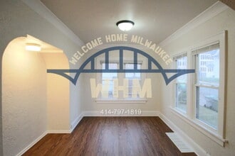 221 W Ring St in Milwaukee, WI - Building Photo - Building Photo