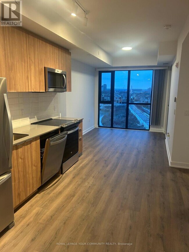 720 Whitlock Ave in Milton, ON - Building Photo - Building Photo