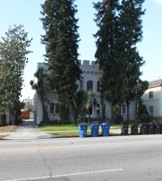 1925 N Vermont Ave in Los Angeles, CA - Building Photo - Building Photo