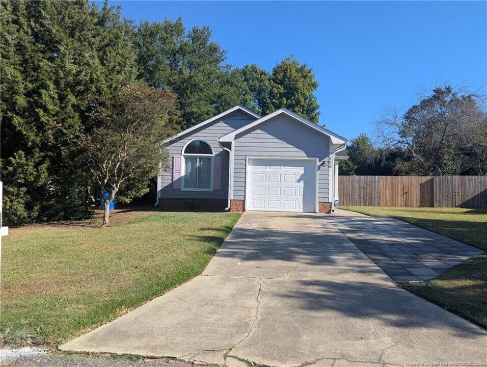 7304 Melissa Ct in Fayetteville, NC - Building Photo