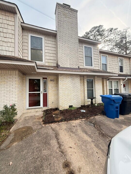 503 Benlea Ct in Virginia Beach, VA - Foto de edificio