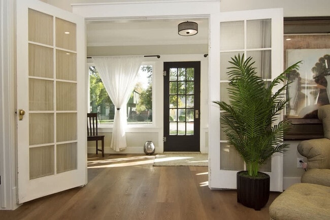 property at 1924 Cleveland Blvd