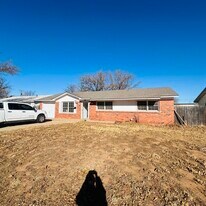 1918 71st St in Lubbock, TX - Building Photo